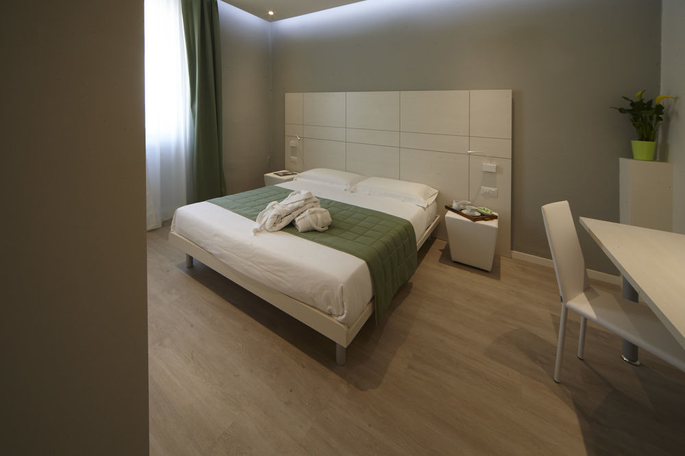 Navigliotel 19 - Rooms & Suites Milan Bagian luar foto