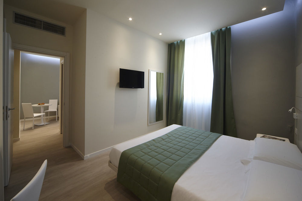 Navigliotel 19 - Rooms & Suites Milan Bagian luar foto